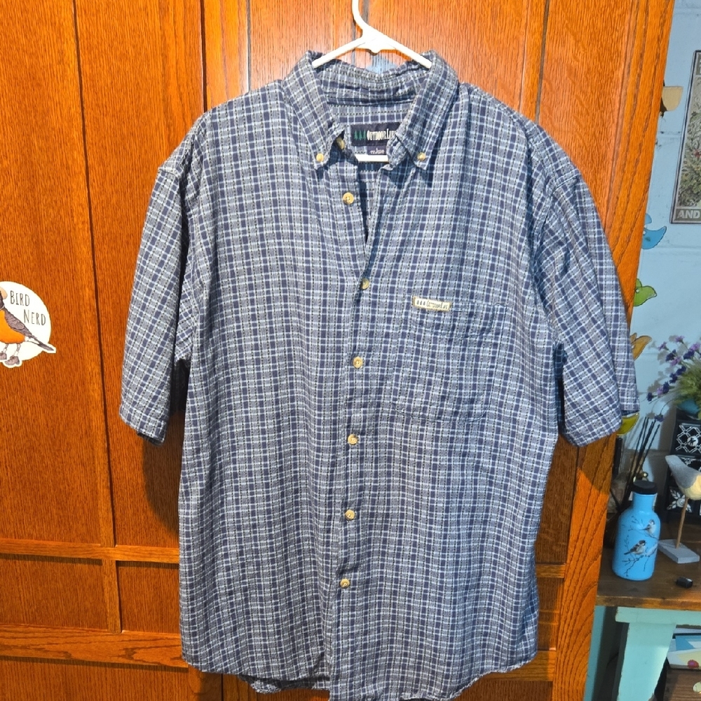 Size Large Men'sBlue Checked Shirt